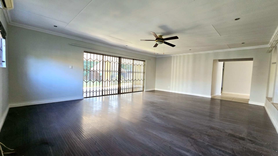 4 Bedroom Property for Sale in Garsfontein Gauteng