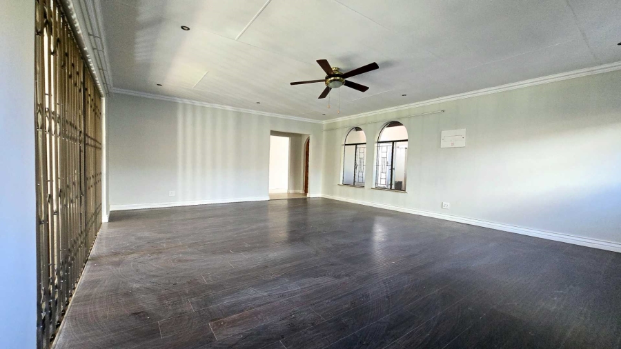 4 Bedroom Property for Sale in Garsfontein Gauteng