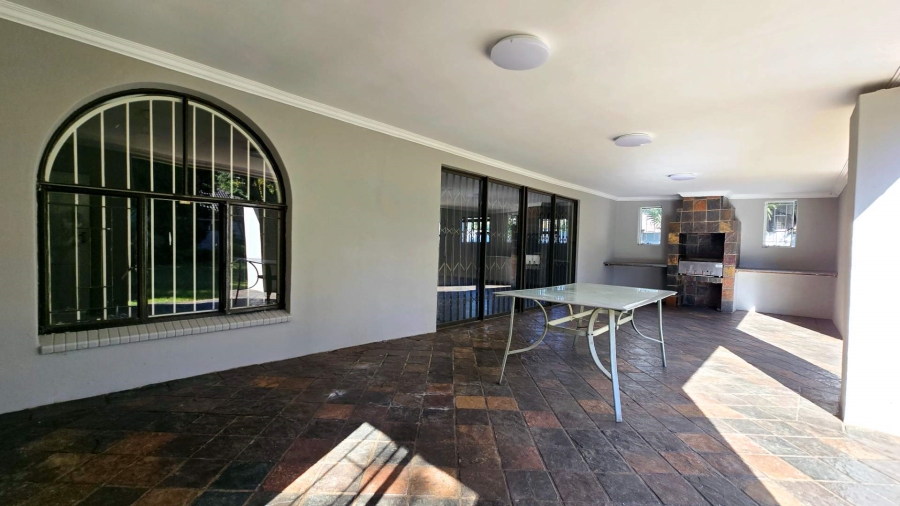 4 Bedroom Property for Sale in Garsfontein Gauteng