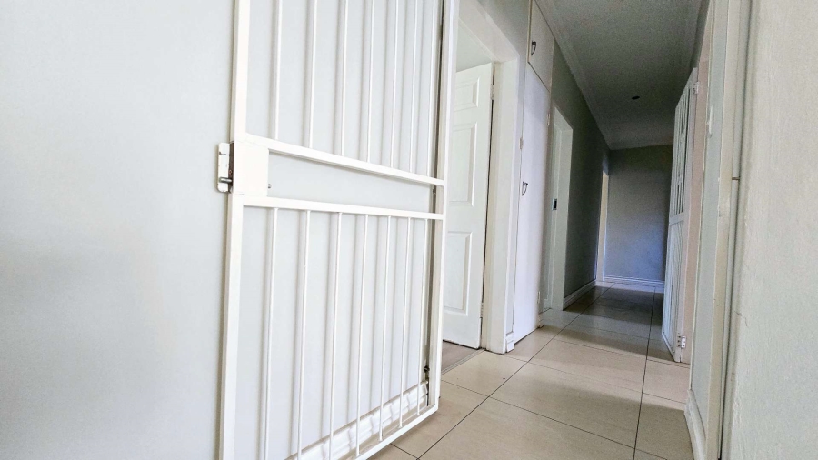 4 Bedroom Property for Sale in Garsfontein Gauteng