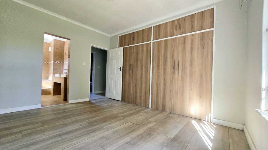 4 Bedroom Property for Sale in Garsfontein Gauteng