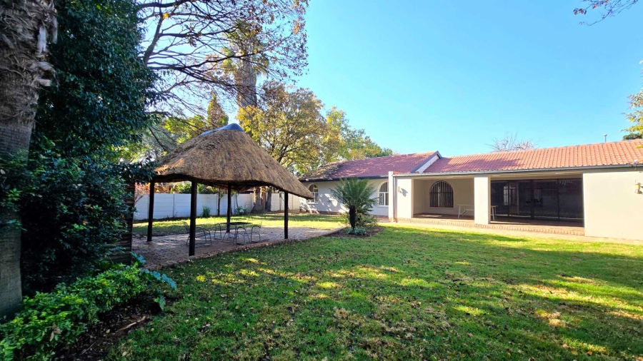 4 Bedroom Property for Sale in Garsfontein Gauteng