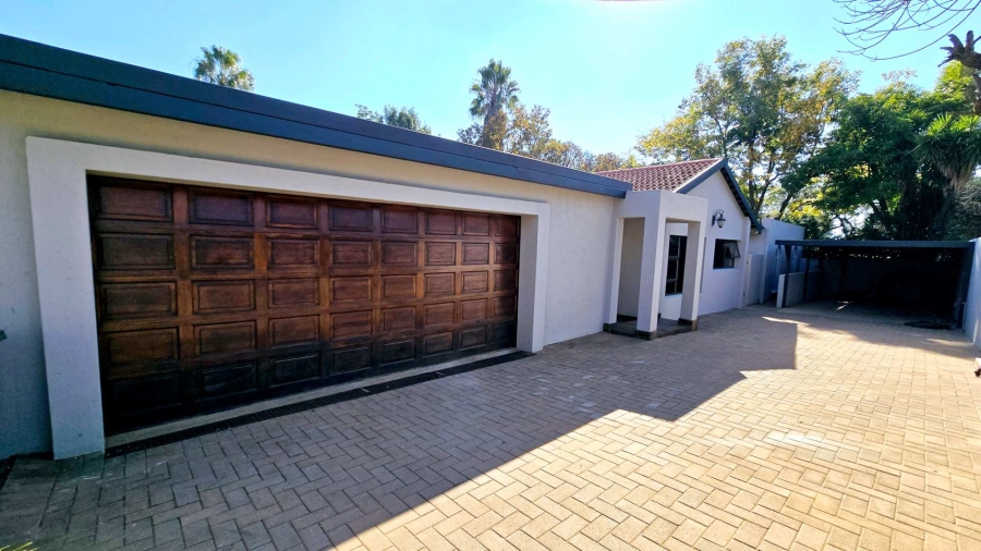 4 Bedroom Property for Sale in Garsfontein Gauteng
