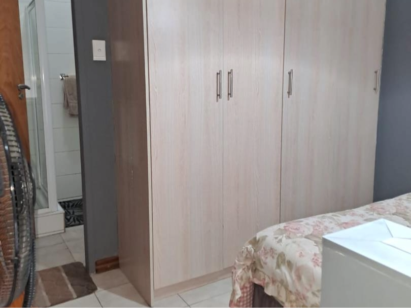 1 Bedroom Property for Sale in Hillcrest Gauteng