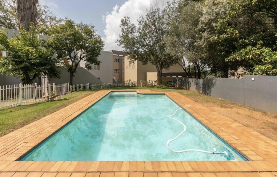 To Let 1 Bedroom Property for Rent in Sandown Gauteng