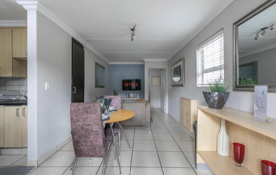 To Let 1 Bedroom Property for Rent in Sandown Gauteng