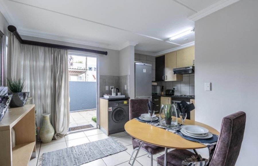 To Let 1 Bedroom Property for Rent in Sandown Gauteng