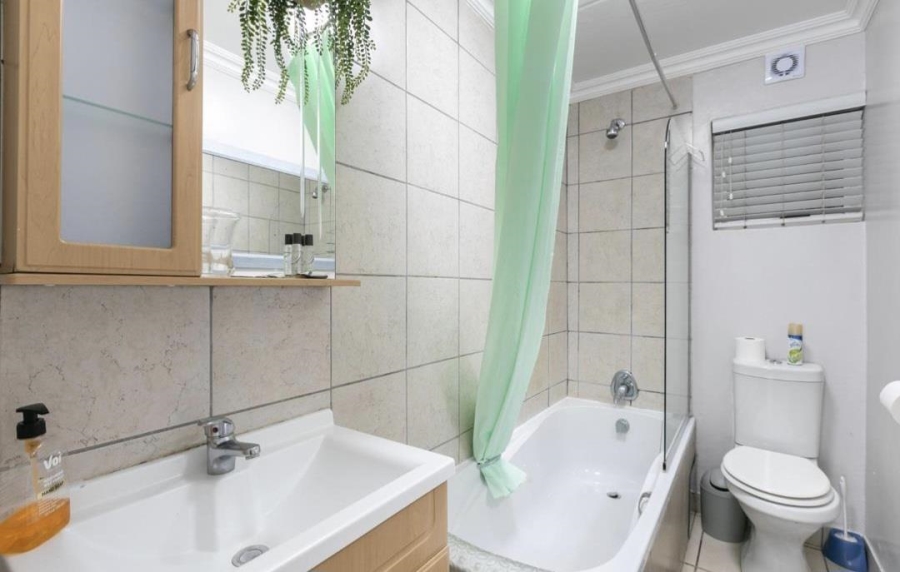 To Let 1 Bedroom Property for Rent in Sandown Gauteng