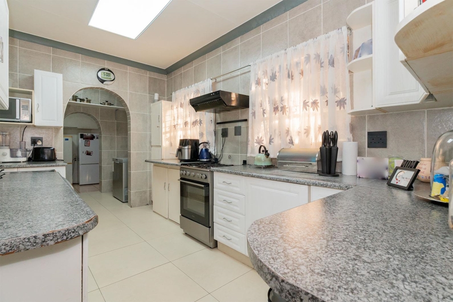3 Bedroom Property for Sale in Birch Acres Gauteng