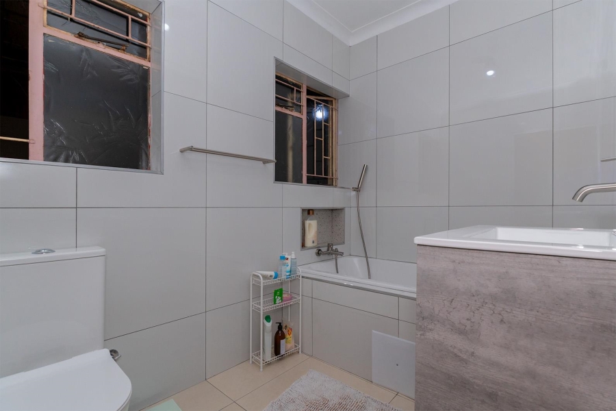 3 Bedroom Property for Sale in Birch Acres Gauteng