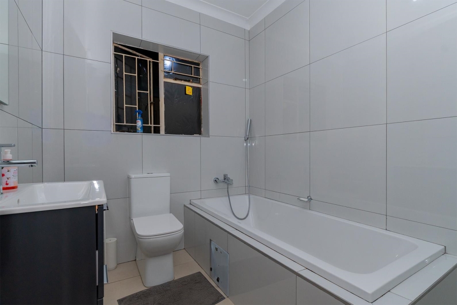 3 Bedroom Property for Sale in Birch Acres Gauteng