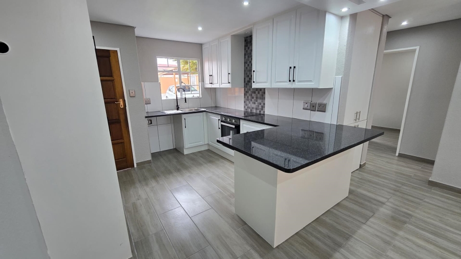 2 Bedroom Property for Sale in Meyersdal Gauteng