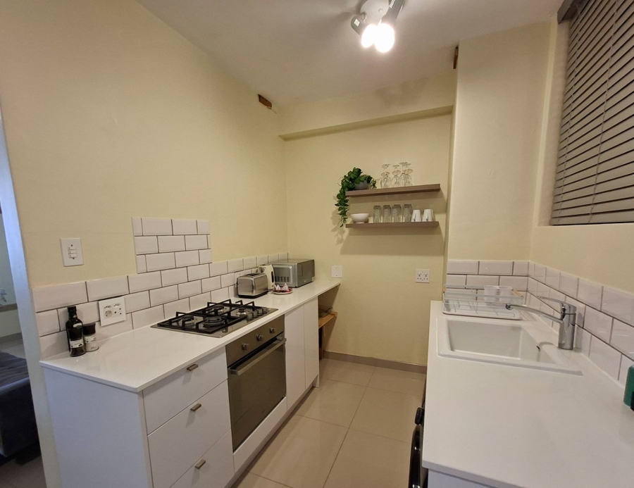 To Let 1 Bedroom Property for Rent in Illovo Gauteng