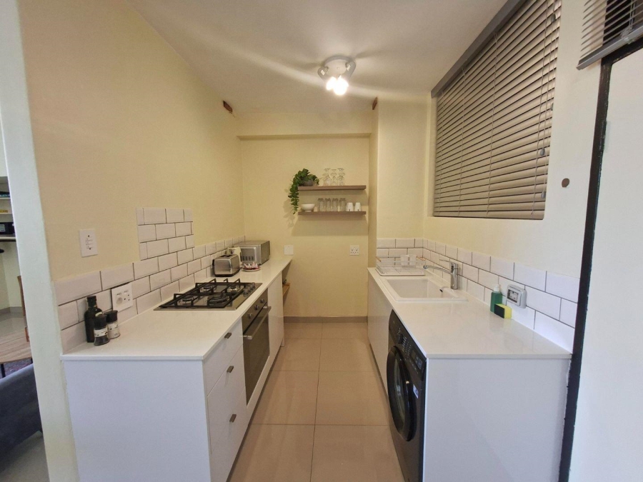 To Let 1 Bedroom Property for Rent in Illovo Gauteng