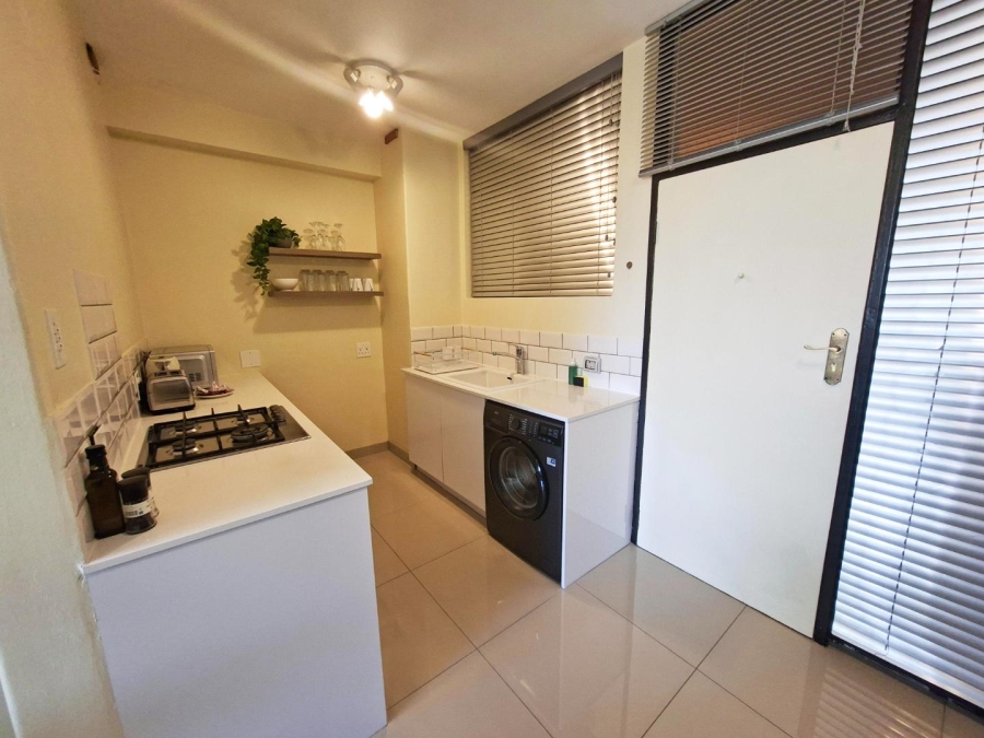 To Let 1 Bedroom Property for Rent in Illovo Gauteng