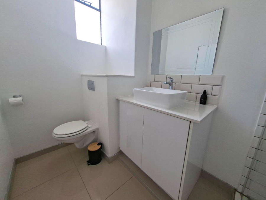 To Let 1 Bedroom Property for Rent in Illovo Gauteng