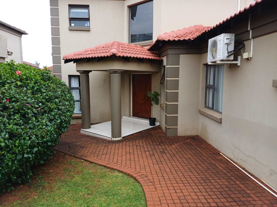 4 Bedroom Property for Sale in Willowbrook Gauteng
