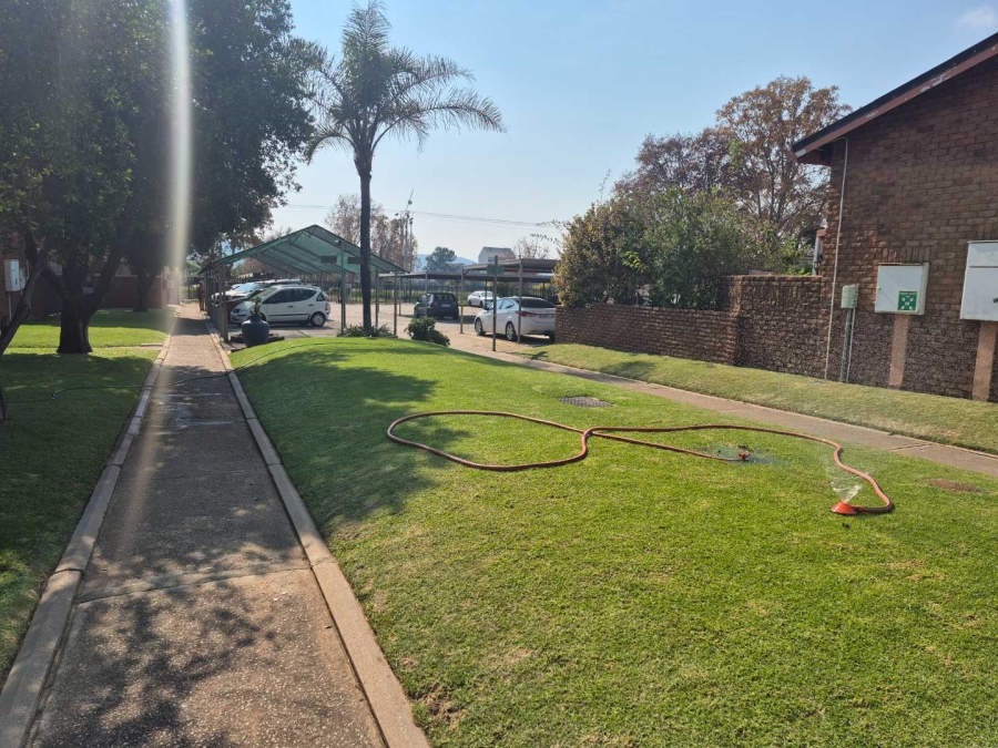 1 Bedroom Property for Sale in Hermanstad Gauteng