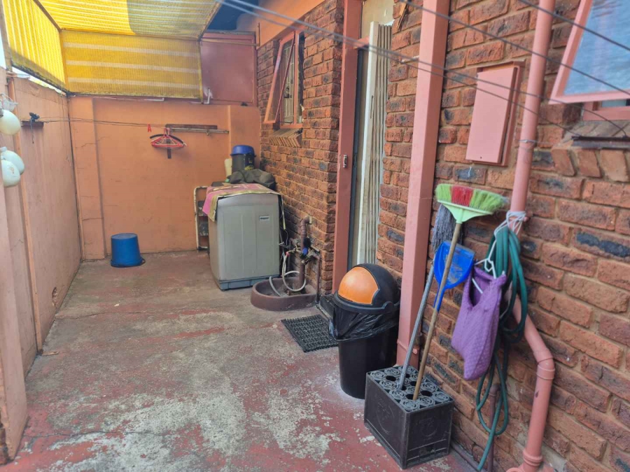 1 Bedroom Property for Sale in Hermanstad Gauteng