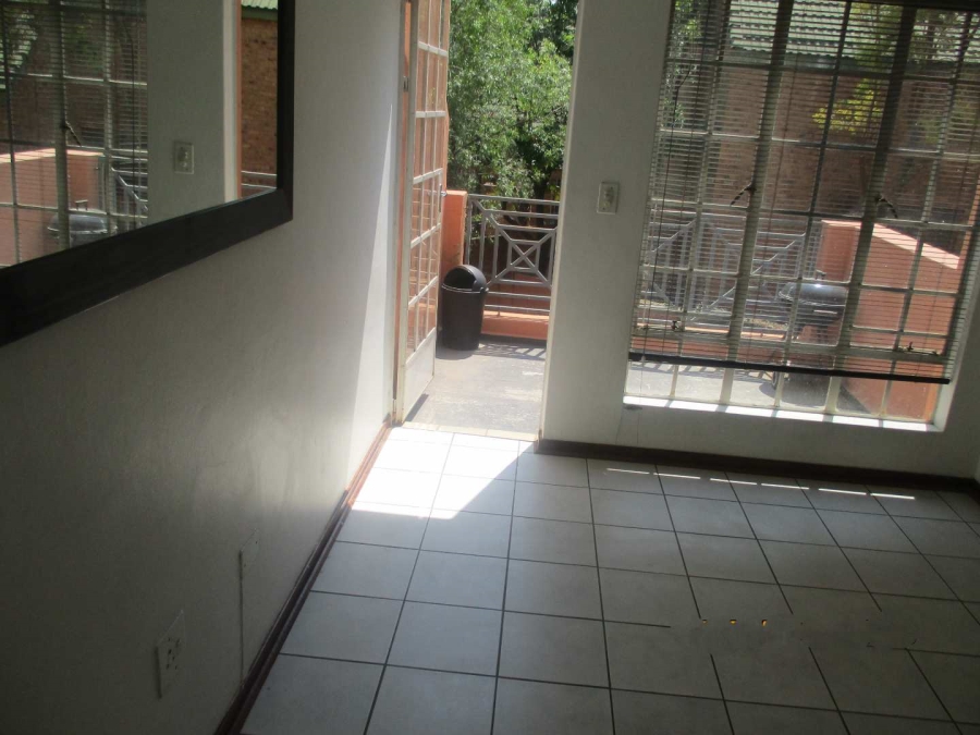 To Let 1 Bedroom Property for Rent in Erasmusrand Gauteng