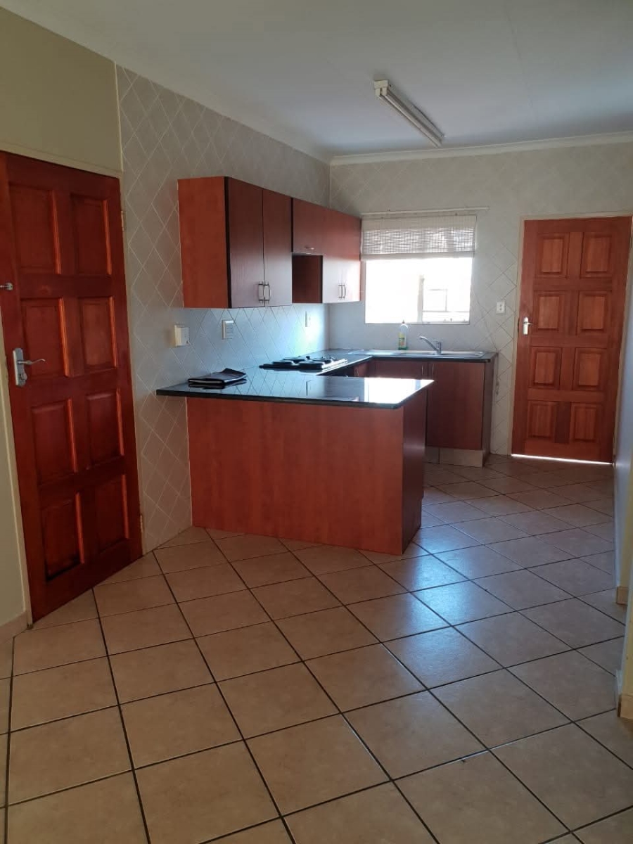 2 Bedroom Property for Sale in Rooihuiskraal North Gauteng