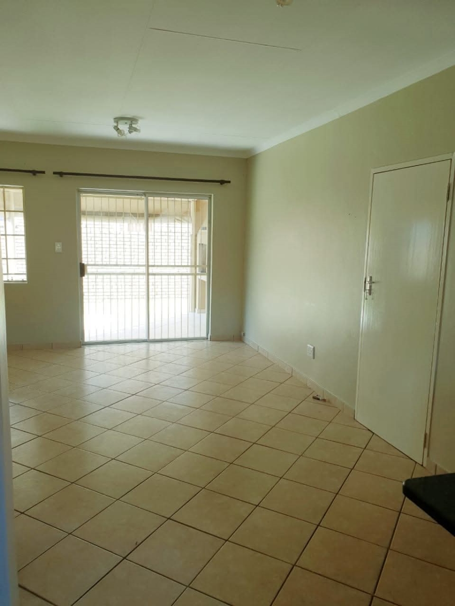 2 Bedroom Property for Sale in Rooihuiskraal North Gauteng