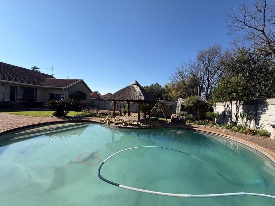 4 Bedroom Property for Sale in Brackenhurst Gauteng