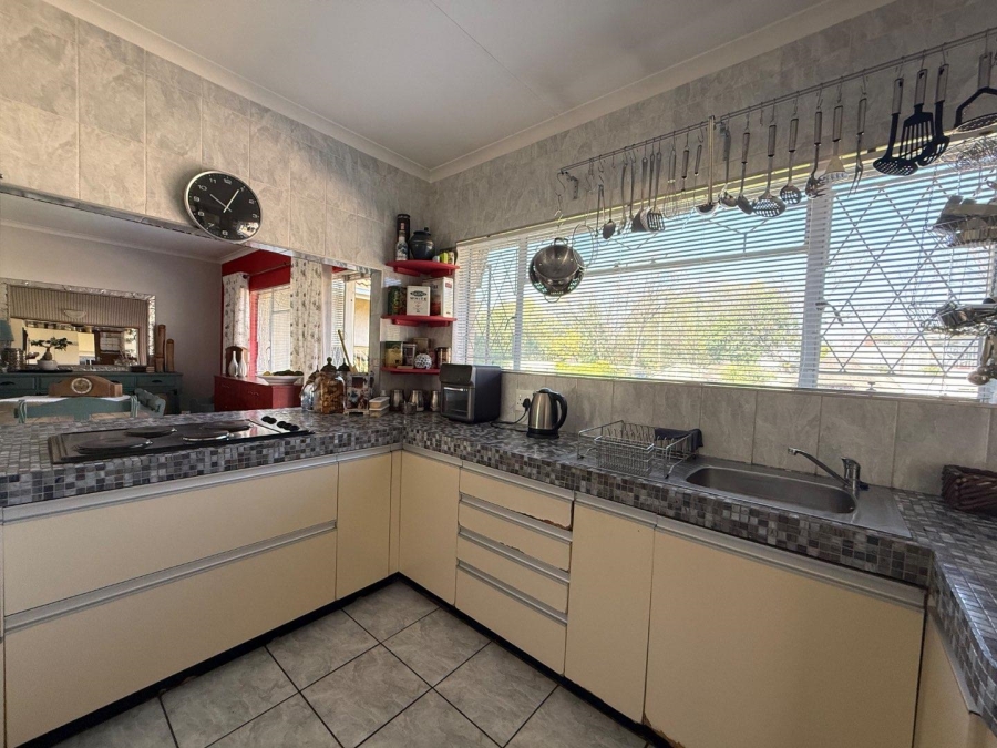 4 Bedroom Property for Sale in Brackenhurst Gauteng