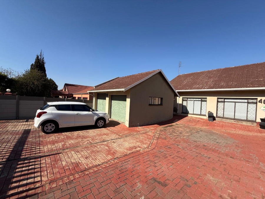4 Bedroom Property for Sale in Brackenhurst Gauteng
