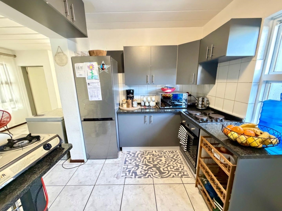 To Let 3 Bedroom Property for Rent in Lakefield Gauteng