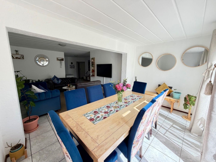 To Let 3 Bedroom Property for Rent in Lakefield Gauteng