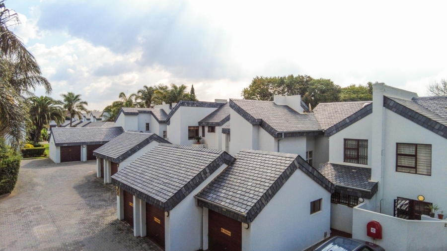 To Let 3 Bedroom Property for Rent in Lakefield Gauteng