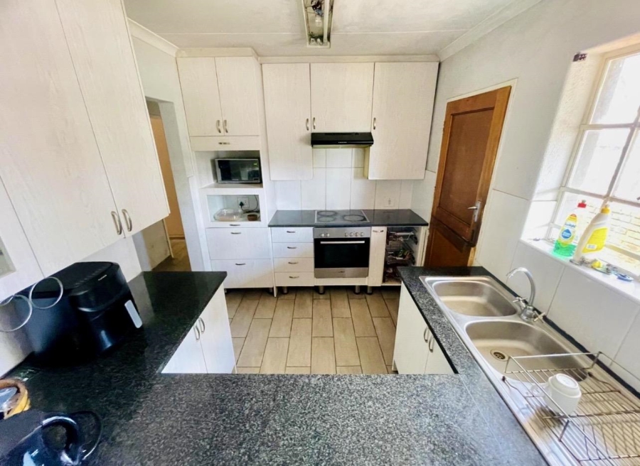 3 Bedroom Property for Sale in Mulbarton Gauteng