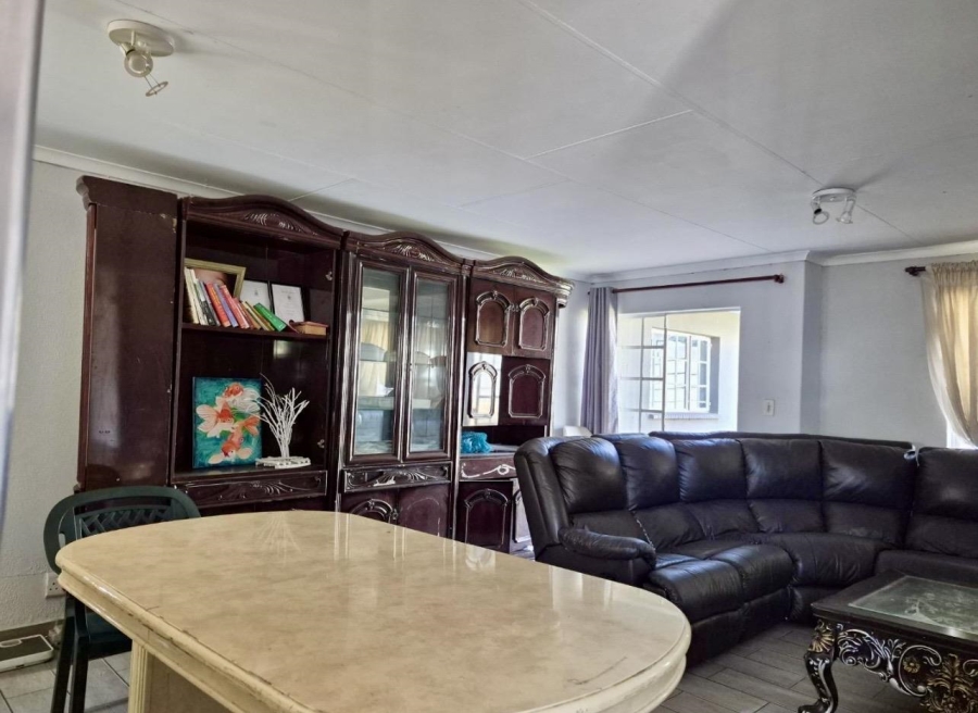 3 Bedroom Property for Sale in Mulbarton Gauteng