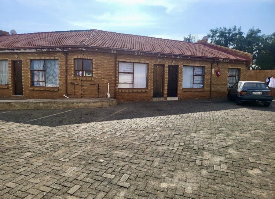 1 Bedroom Property for Sale in Vosloorus Gauteng