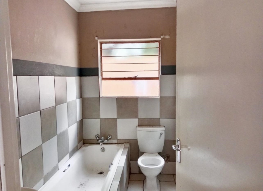 1 Bedroom Property for Sale in Vosloorus Gauteng