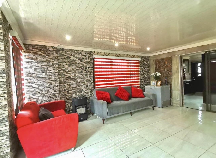 2 Bedroom Property for Sale in Tokoza Gauteng
