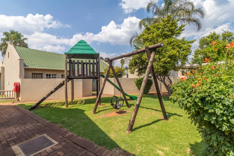 2 Bedroom Property for Sale in Little Falls Gauteng