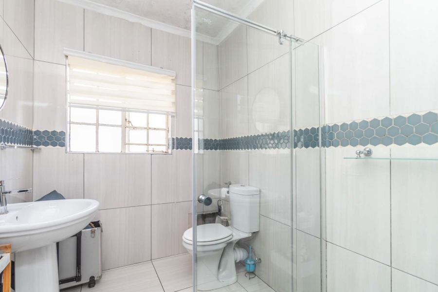 2 Bedroom Property for Sale in Little Falls Gauteng