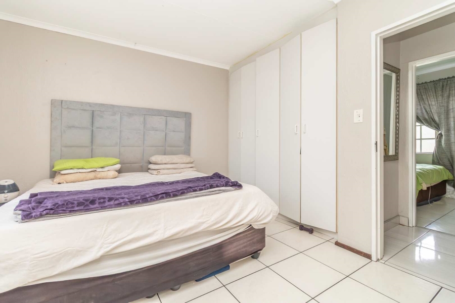 2 Bedroom Property for Sale in Little Falls Gauteng