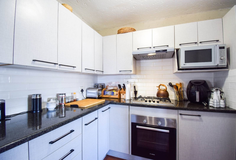 3 Bedroom Property for Sale in Faerie Glen Gauteng
