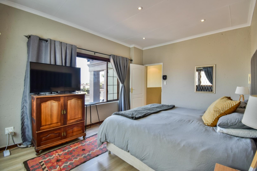 3 Bedroom Property for Sale in Faerie Glen Gauteng