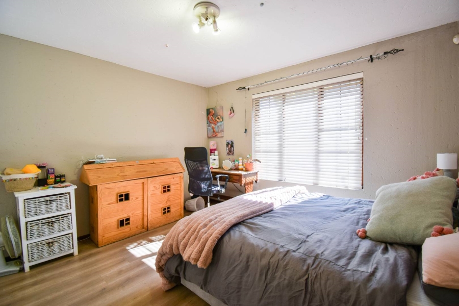 3 Bedroom Property for Sale in Faerie Glen Gauteng