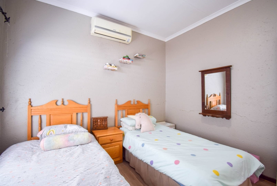 3 Bedroom Property for Sale in Faerie Glen Gauteng