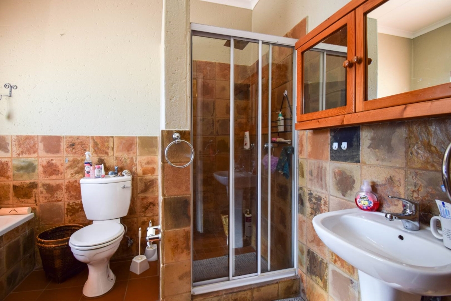 3 Bedroom Property for Sale in Faerie Glen Gauteng