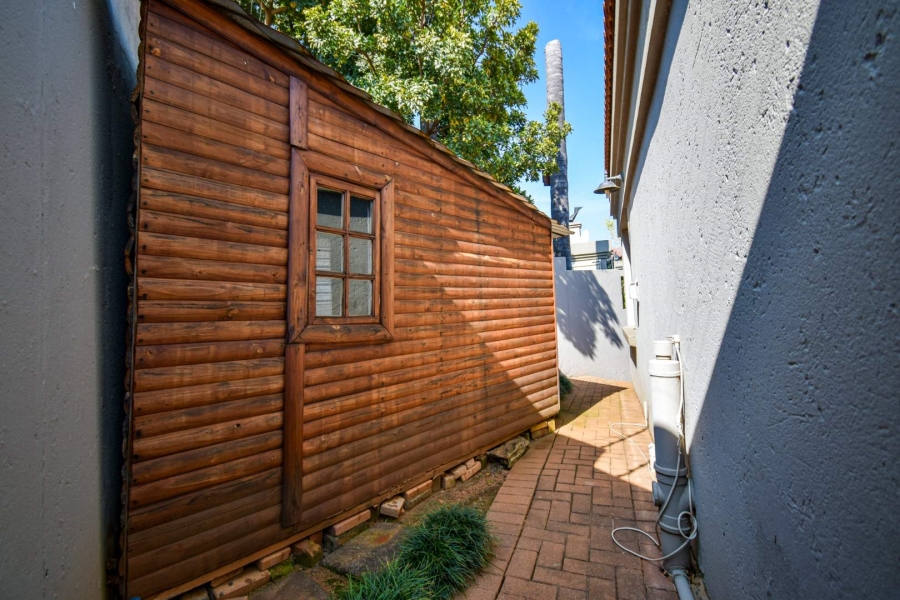 3 Bedroom Property for Sale in Faerie Glen Gauteng