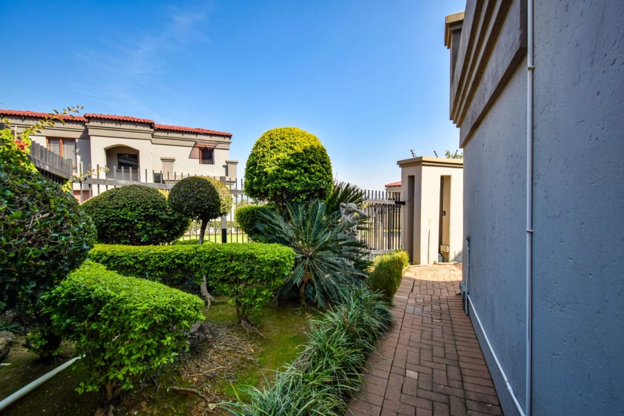 3 Bedroom Property for Sale in Faerie Glen Gauteng