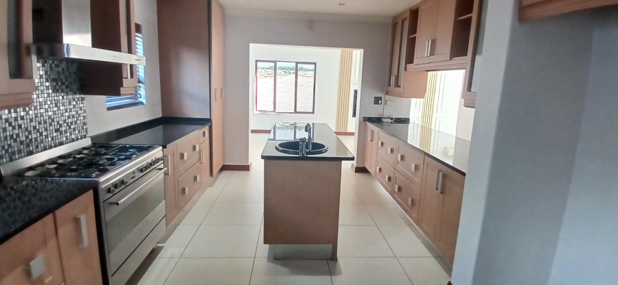 To Let 5 Bedroom Property for Rent in Broadacres Gauteng