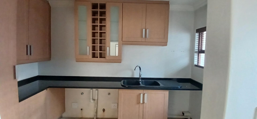 To Let 5 Bedroom Property for Rent in Broadacres Gauteng