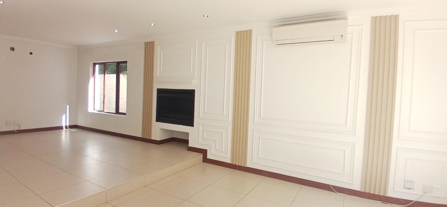 To Let 5 Bedroom Property for Rent in Broadacres Gauteng